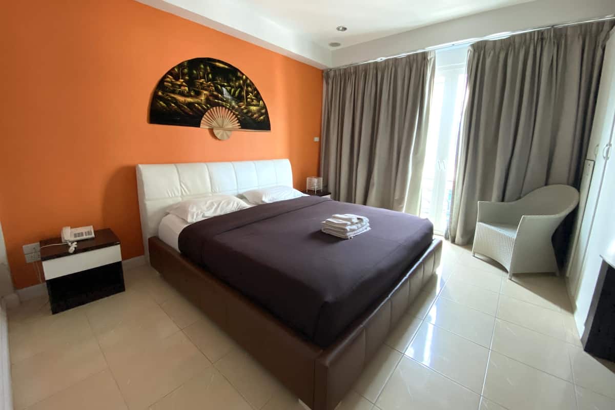 1 bedroom, minibar, in-room safe, desk