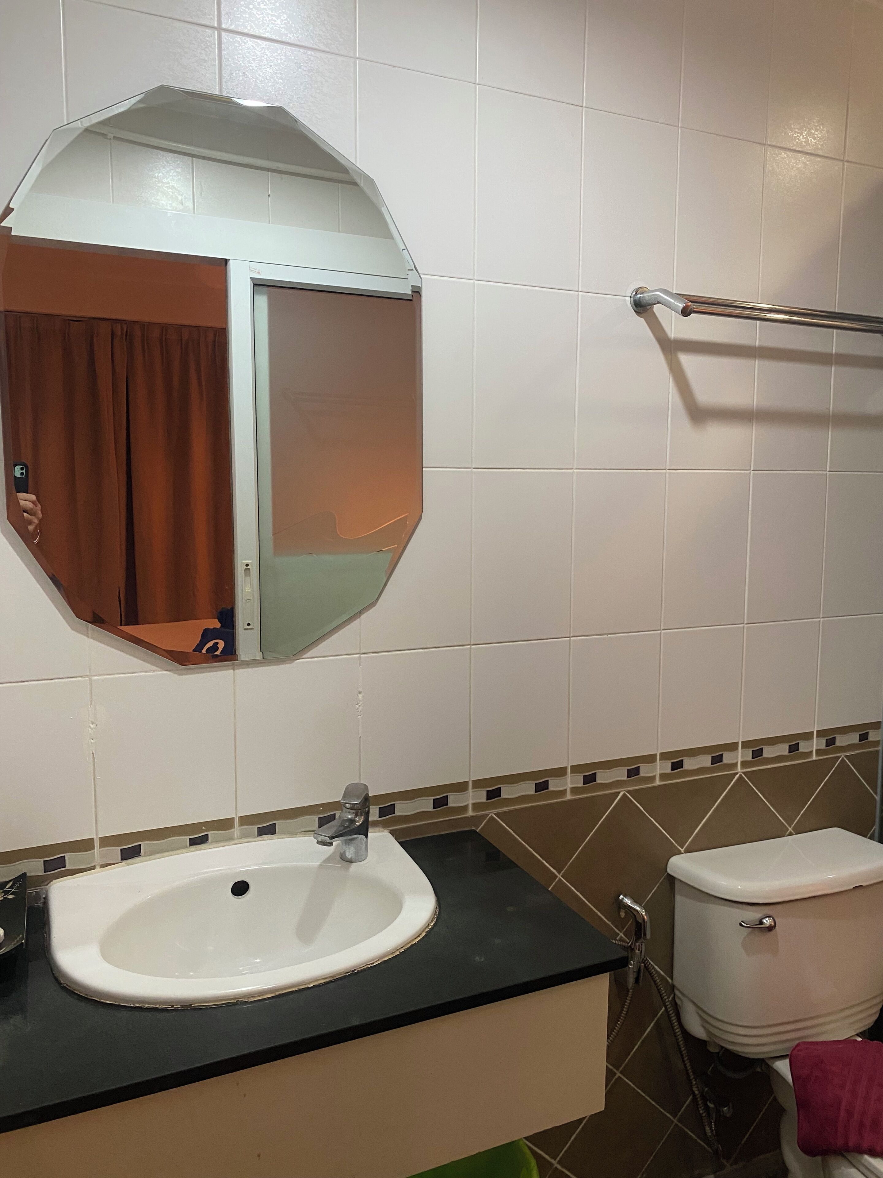 shower, bidet, towels, soap