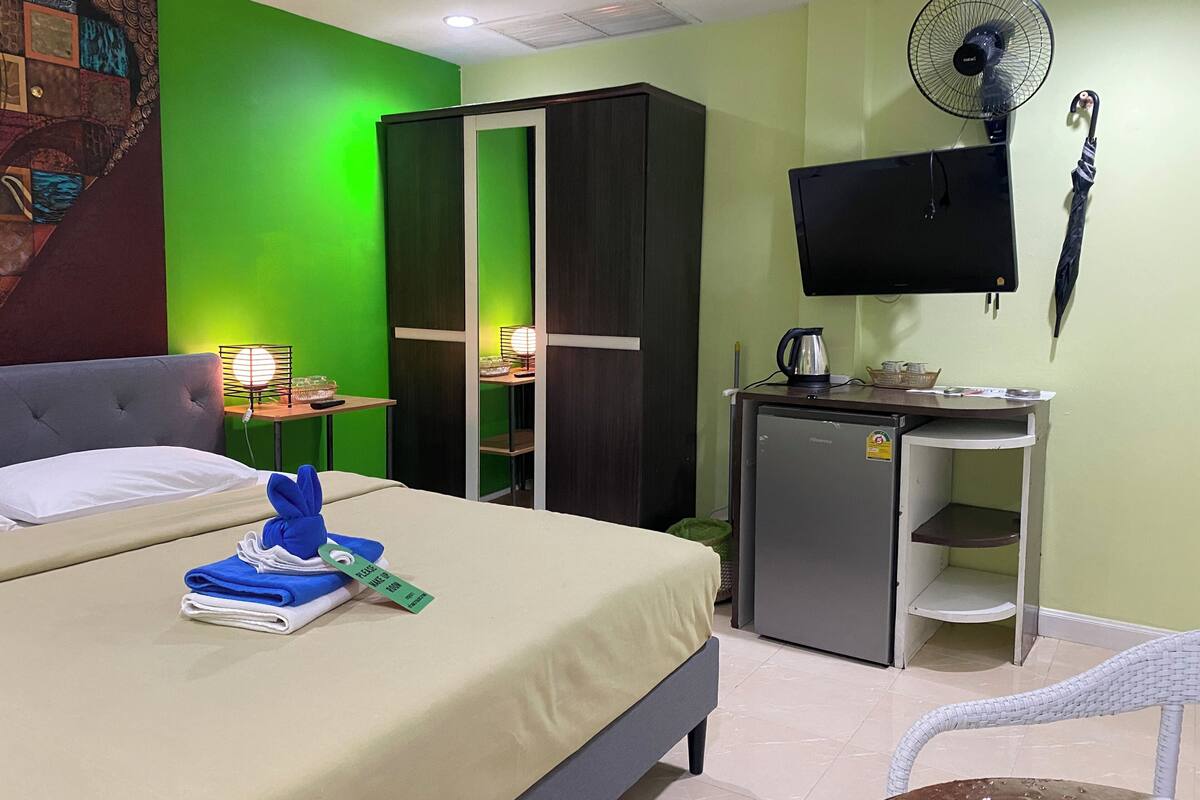 Superior Double Room | 1 bedroom, minibar, in-room safe, desk