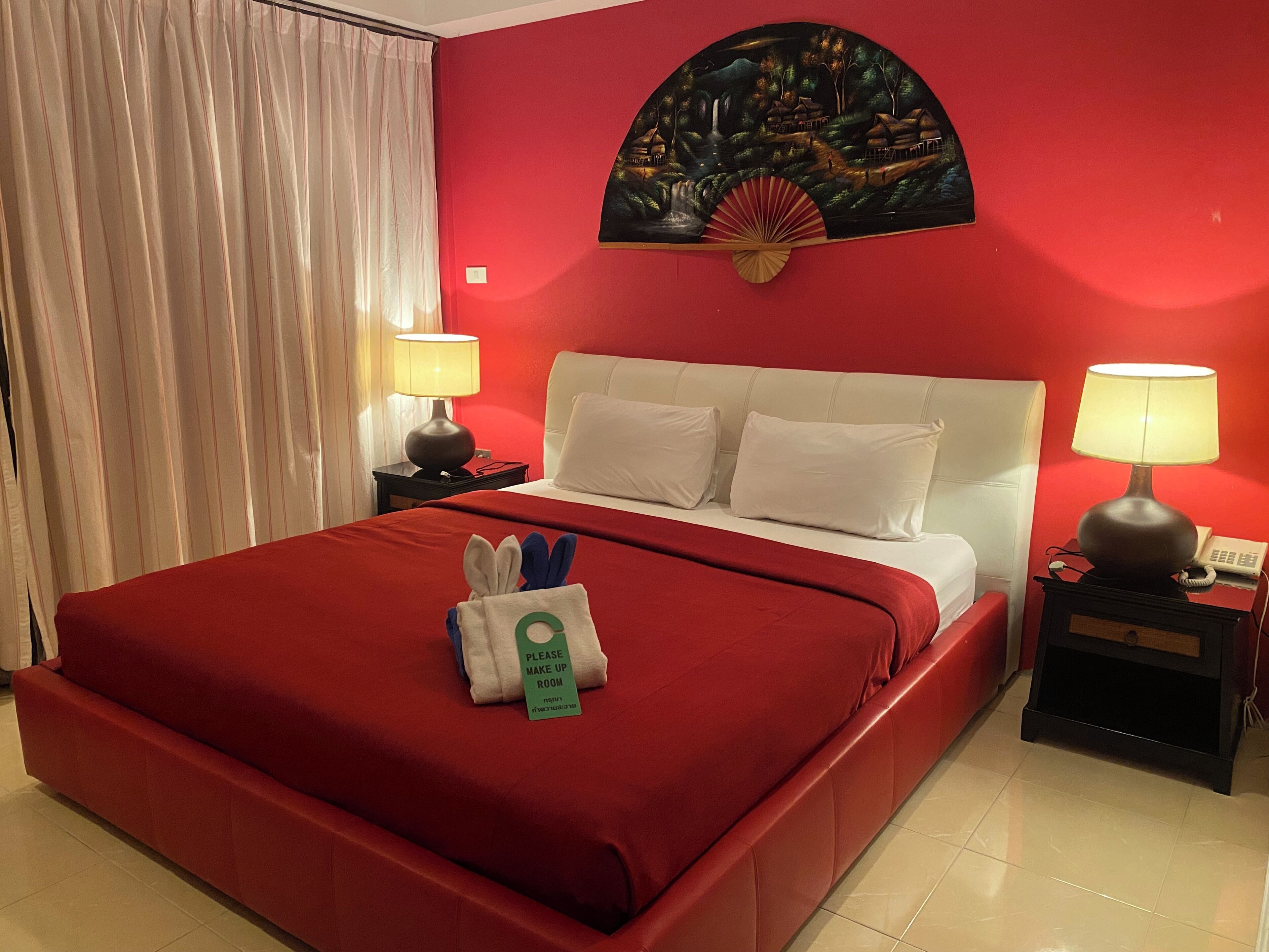 deluxe double room | 1 bedroom, minibar, in-room safe, desk