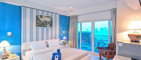 Premier Double Room | Minibar, in-room safe, desk, free WiFi