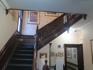 Interior entrance - Madison Manor Boutique Hotel (Toronto)