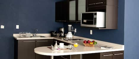 Suite, 1 Bedroom | Private kitchen | Fridge, microwave, coffee/tea maker, cookware/dishes/utensils