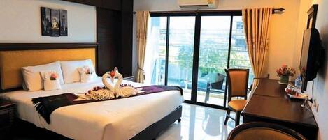 Double Room | In-room safe, blackout curtains, rollaway beds, free WiFi