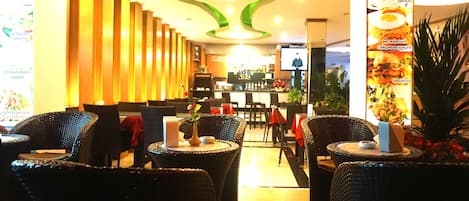 供應早餐、午餐、晚餐;本地菜