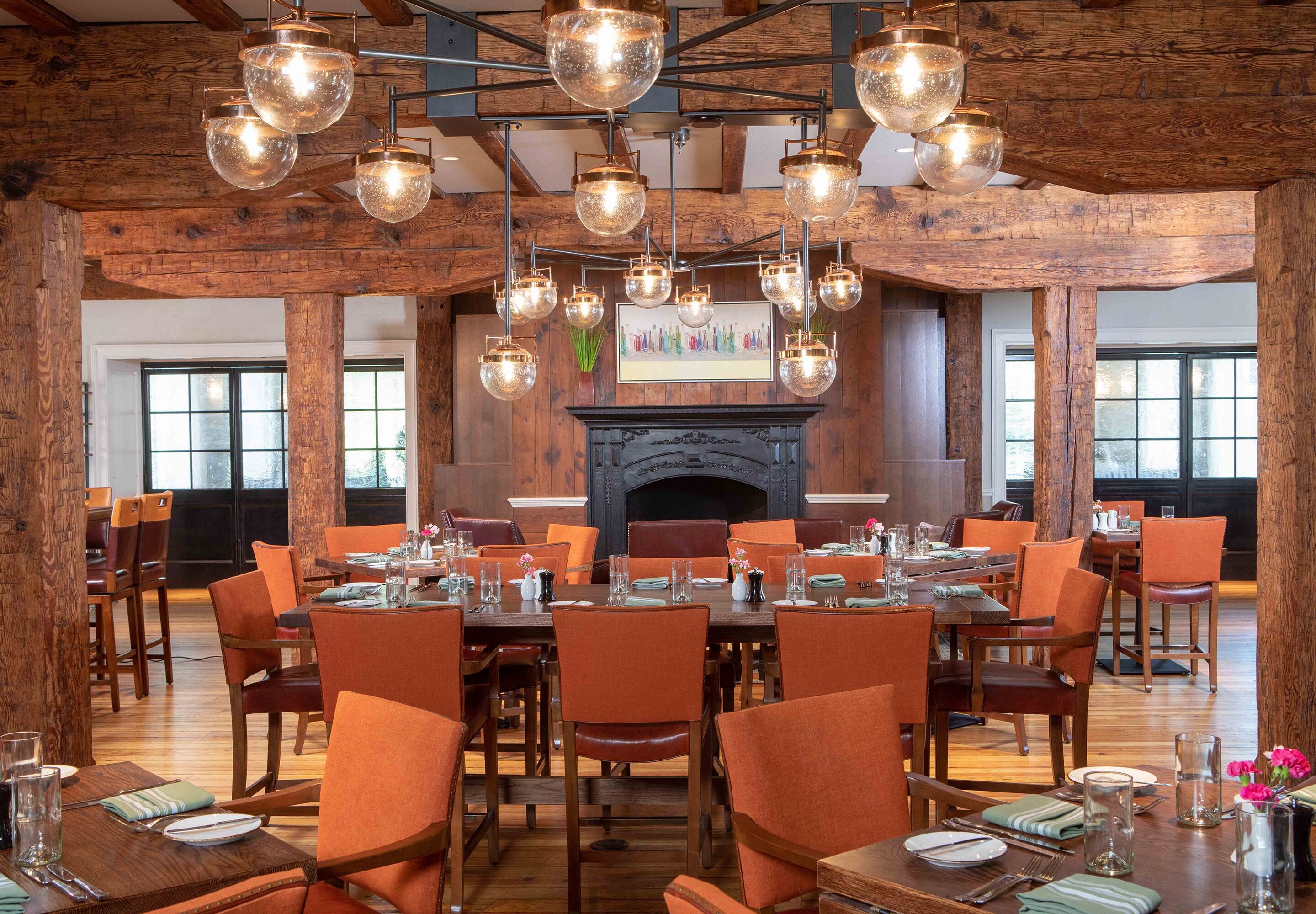 2 restaurants, breakfast served