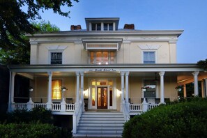 Porch - 200 South Street Inn (Charlottesville)