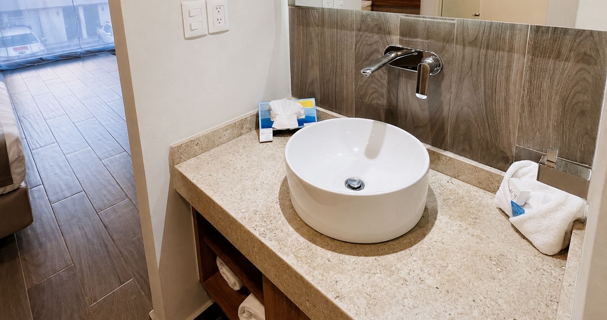 Photo - La Posada Hotel & Suites