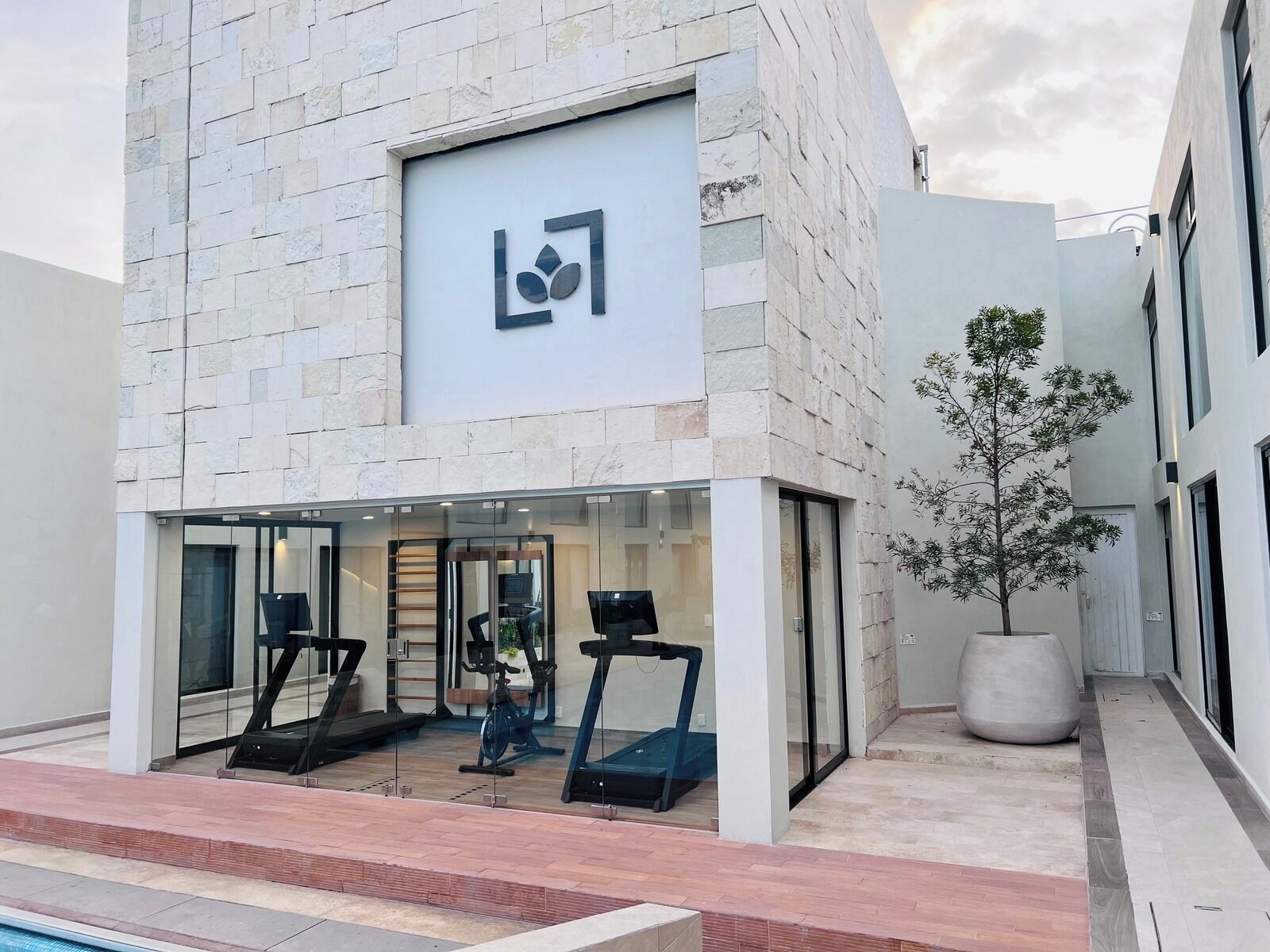 Photo - La Posada Hotel & Suites