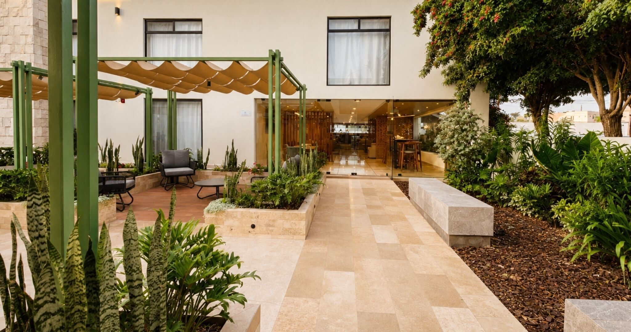 Photo - La Posada Hotel & Suites