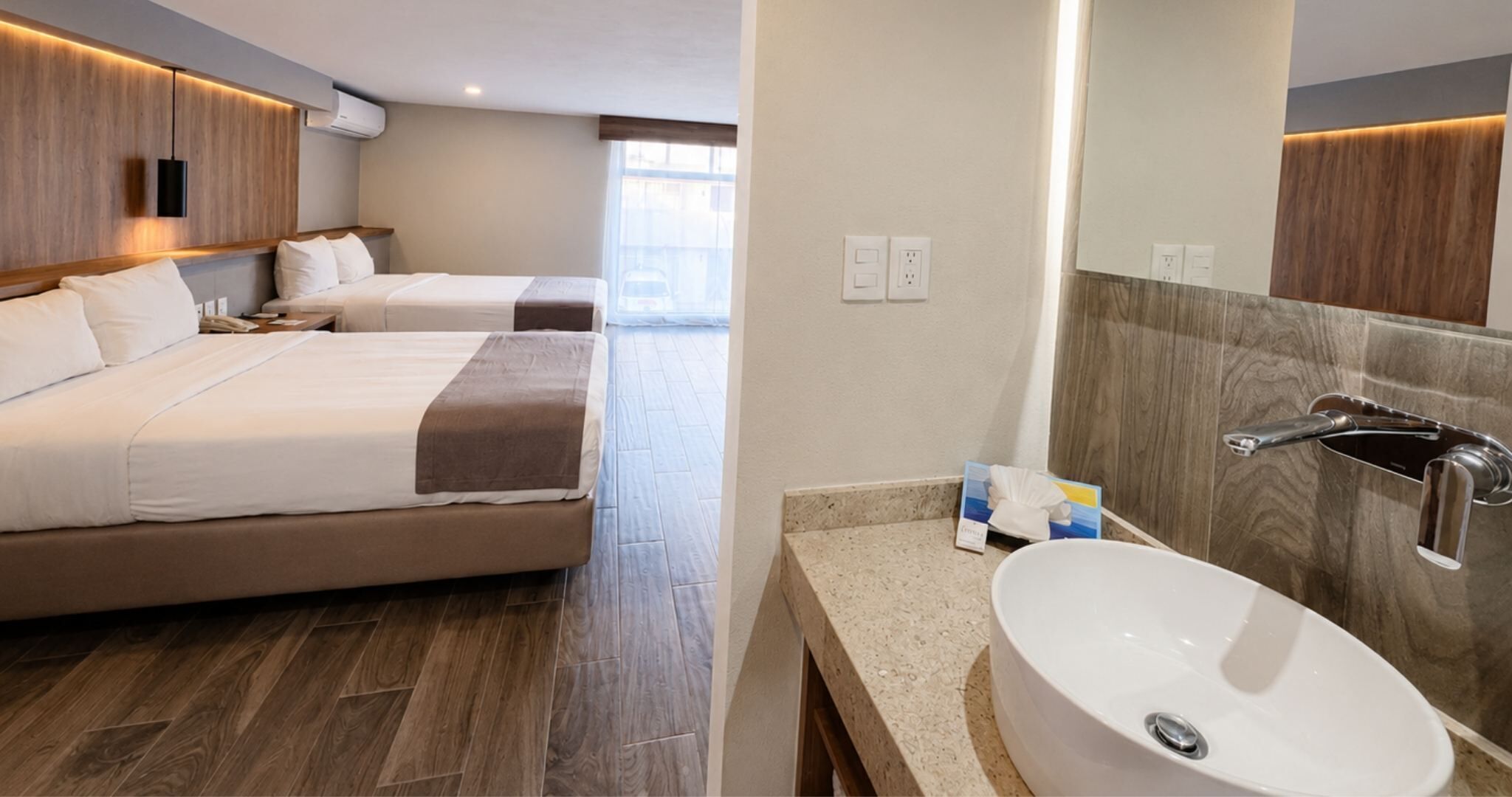 Photo - La Posada Hotel & Suites