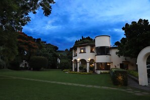 Front of property – evening/night - Casa Bugambilia (Tepoztlán)