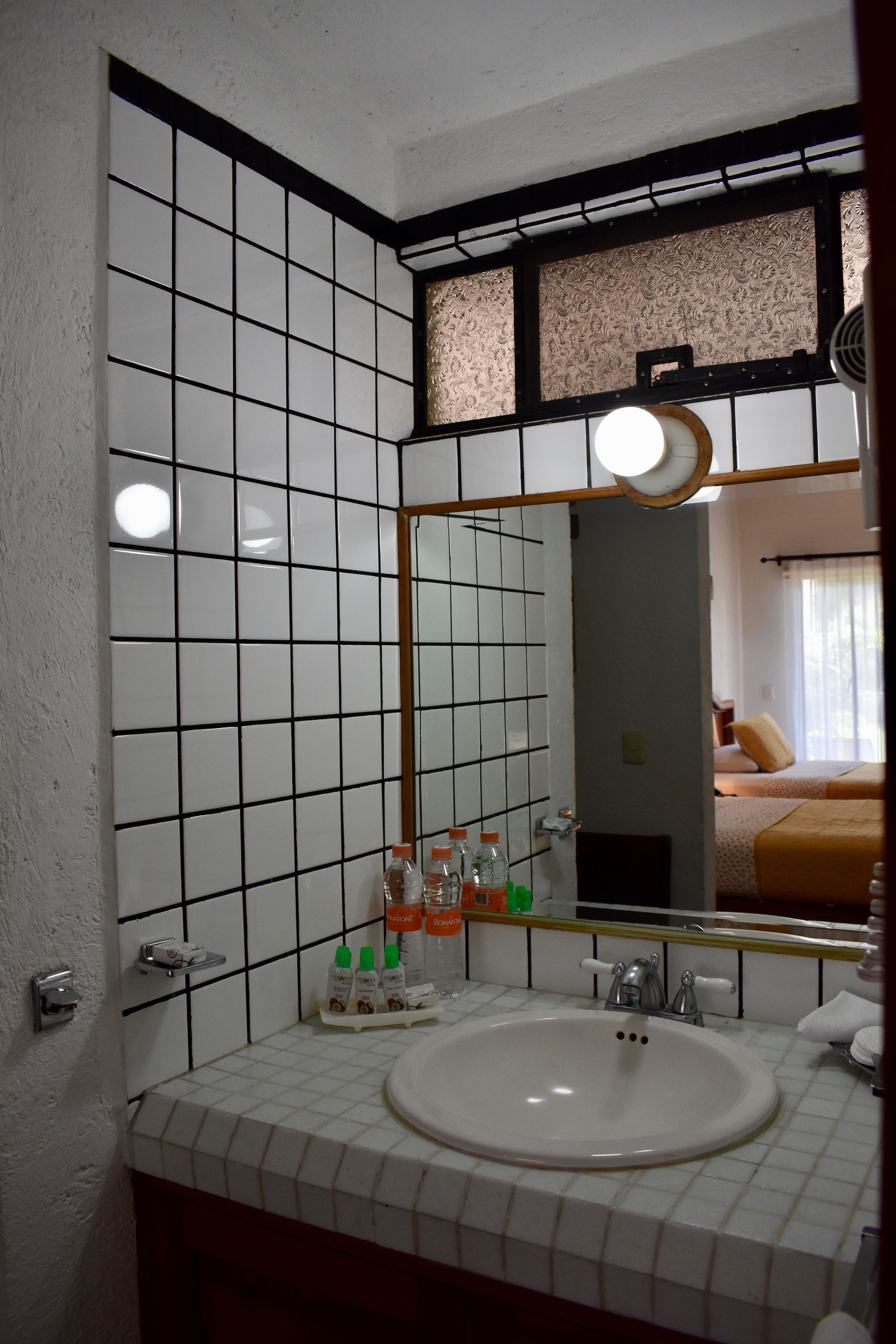 standard double room, 2 double beds, garden view | bathroom sink