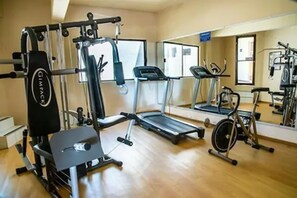 Fitness facility - American Inn Hotel & Suites Hidalgo del Parral (Hidalgo del Parral)