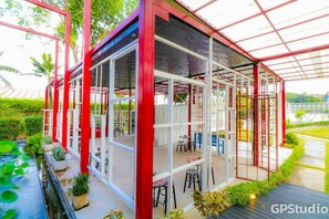 Exterior - NY TH Hotel (Si Racha)