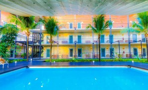 Outdoor pool - NY TH Hotel (Si Racha)