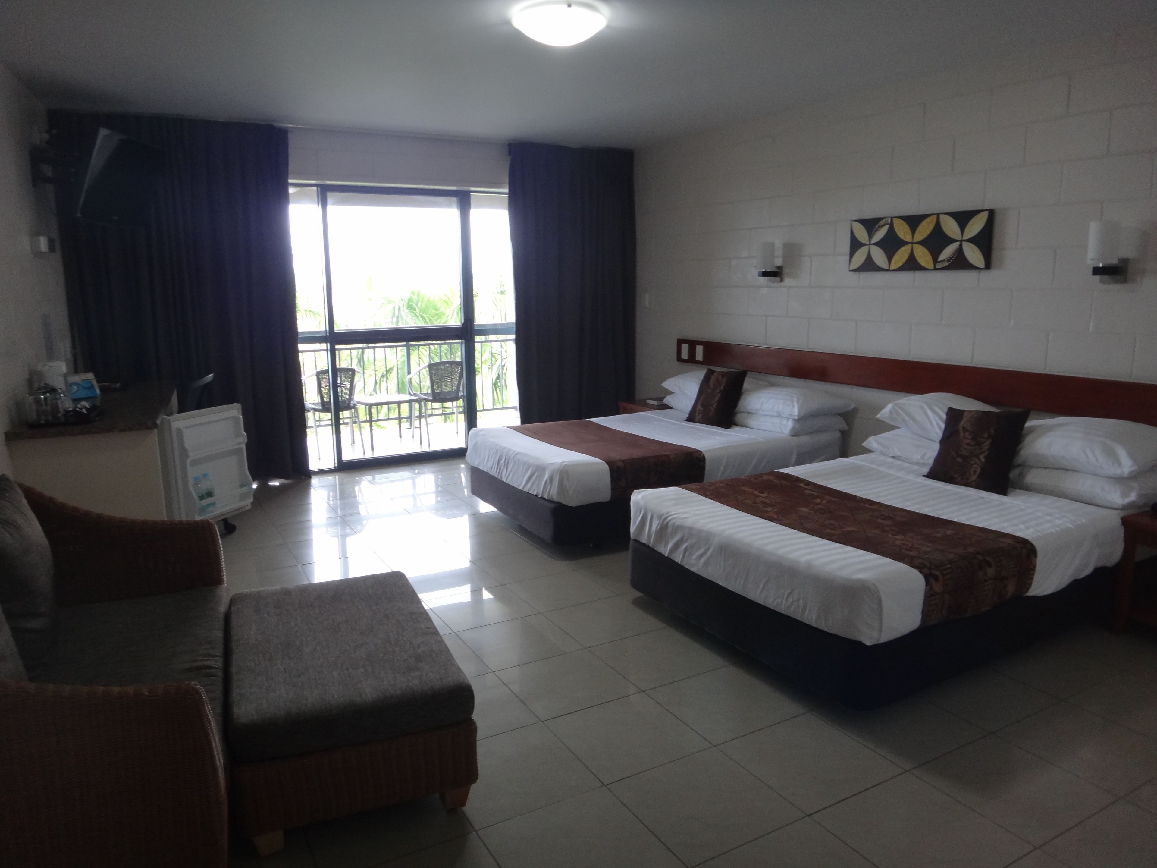deluxe twin room | desk, cots/infant beds, wifi, bed sheets