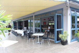 Desayuno continental incluido todos los días 