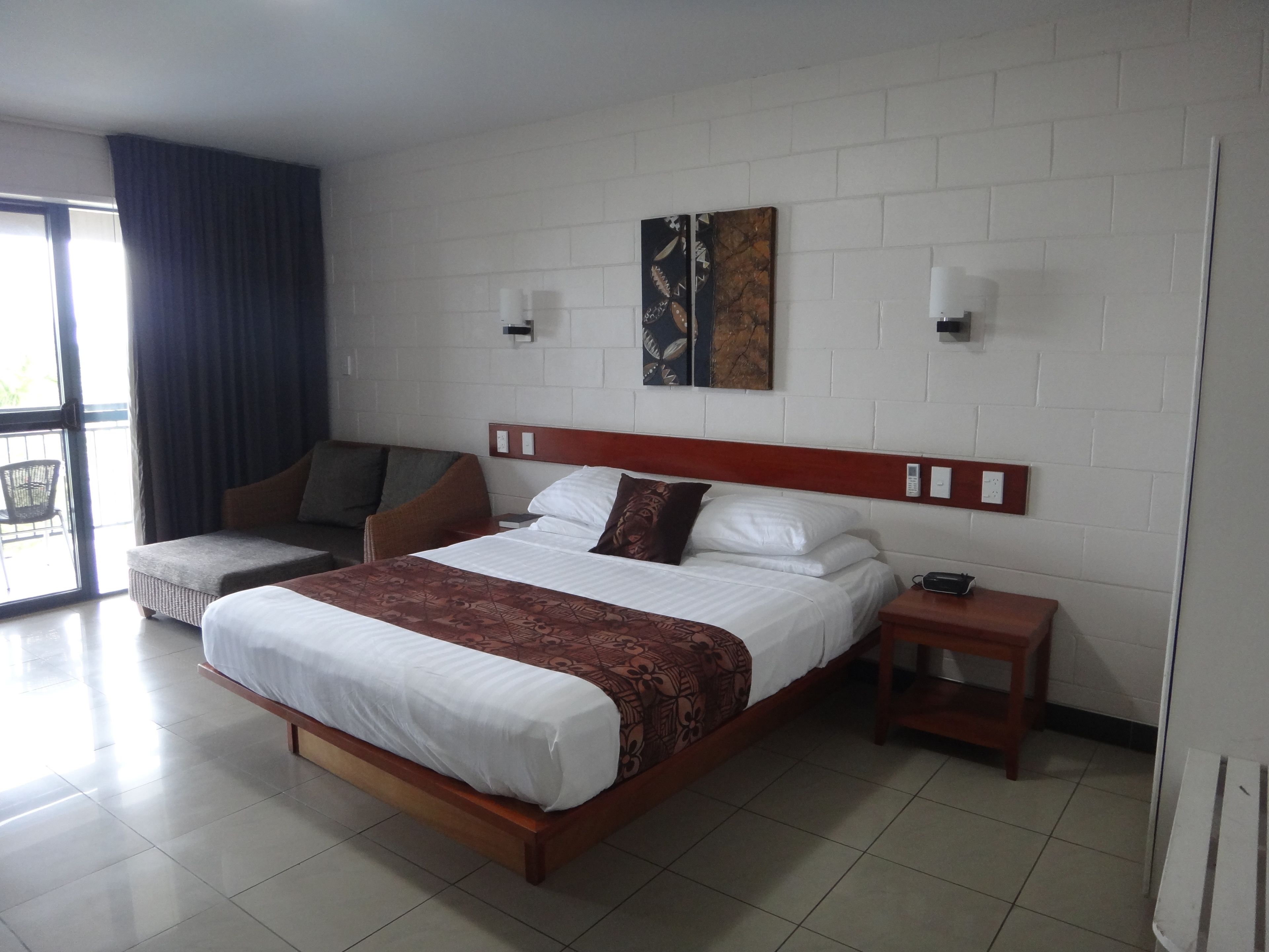 standard double room | desk, cots/infant beds, wifi, bed sheets