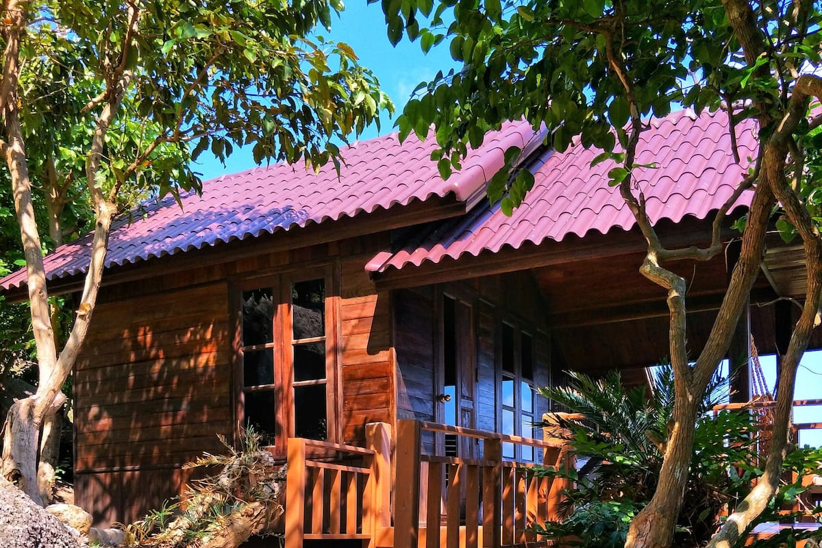 Deluxe House, 1 Bedroom, Sea View, Mountainside | Front of property