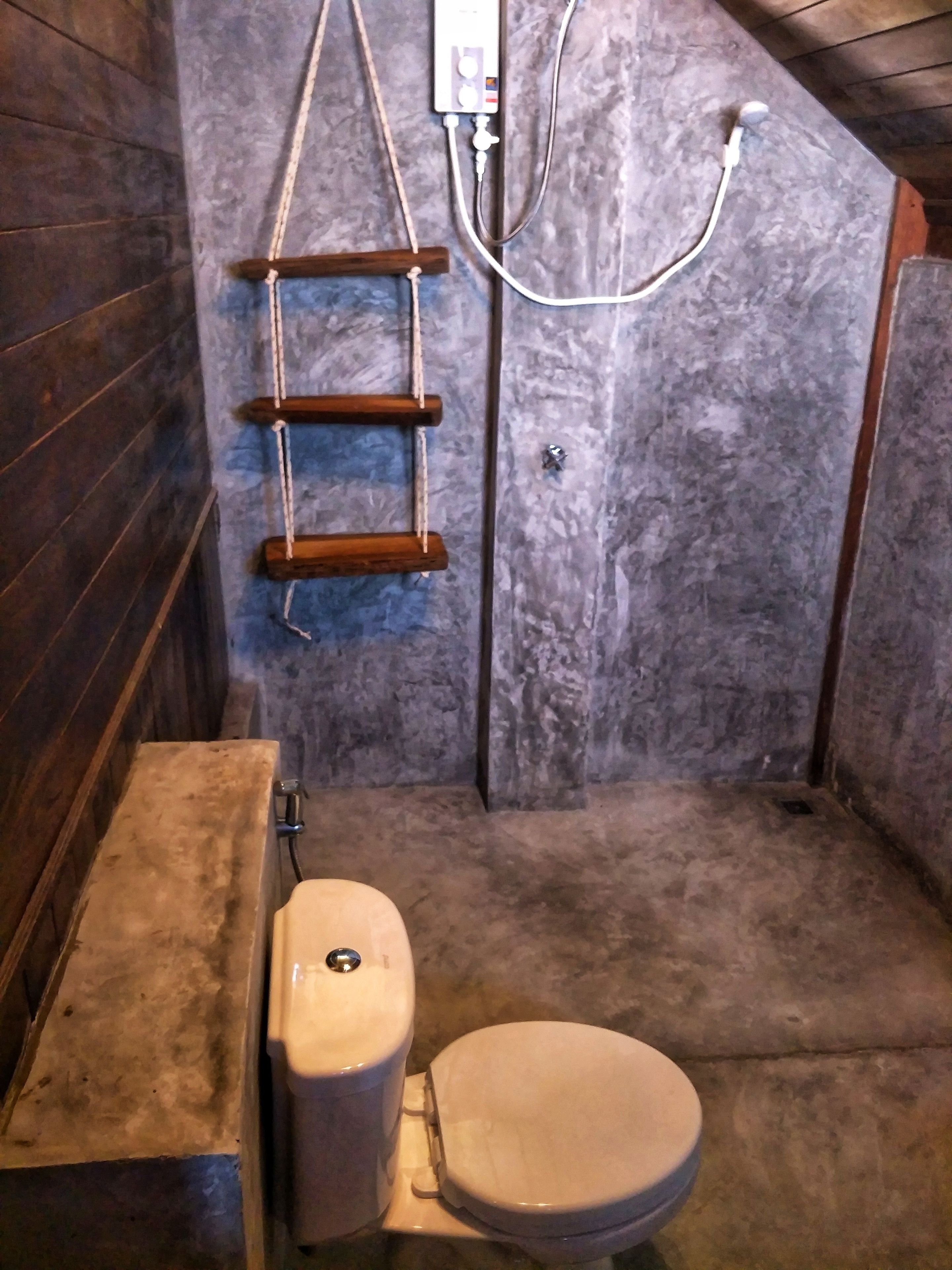 deluxe house, 1 bedroom, sea view, mountainside | bathroom | shower, towels