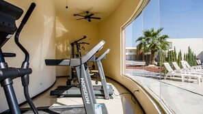 Gym - American Inn Hotel & Suites Delicias (Delicias)
