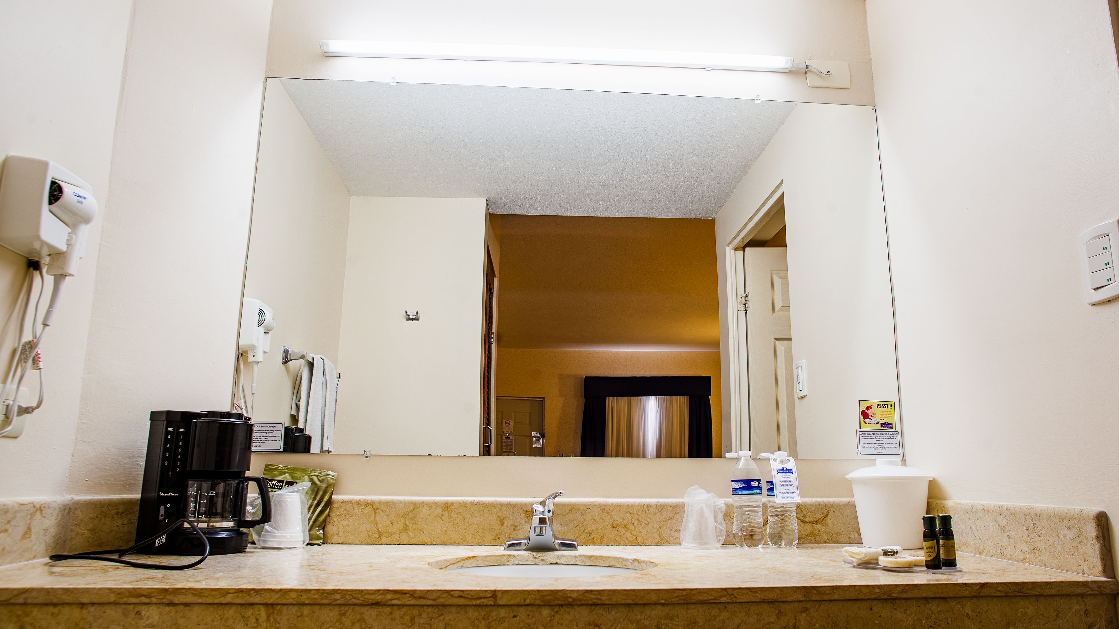 single room | room amenity