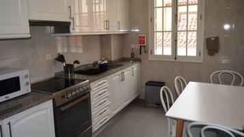 Family Apartment | Private kitchenette