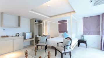 Minibar, in-room safe, individually furnished, desk