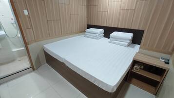 Standard Quadruple Room | Wi-fi percuma, cadar katil