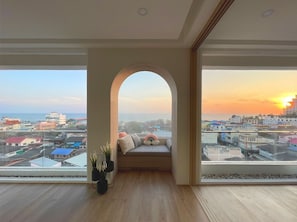 Grand Suite | Living area | LCD TV