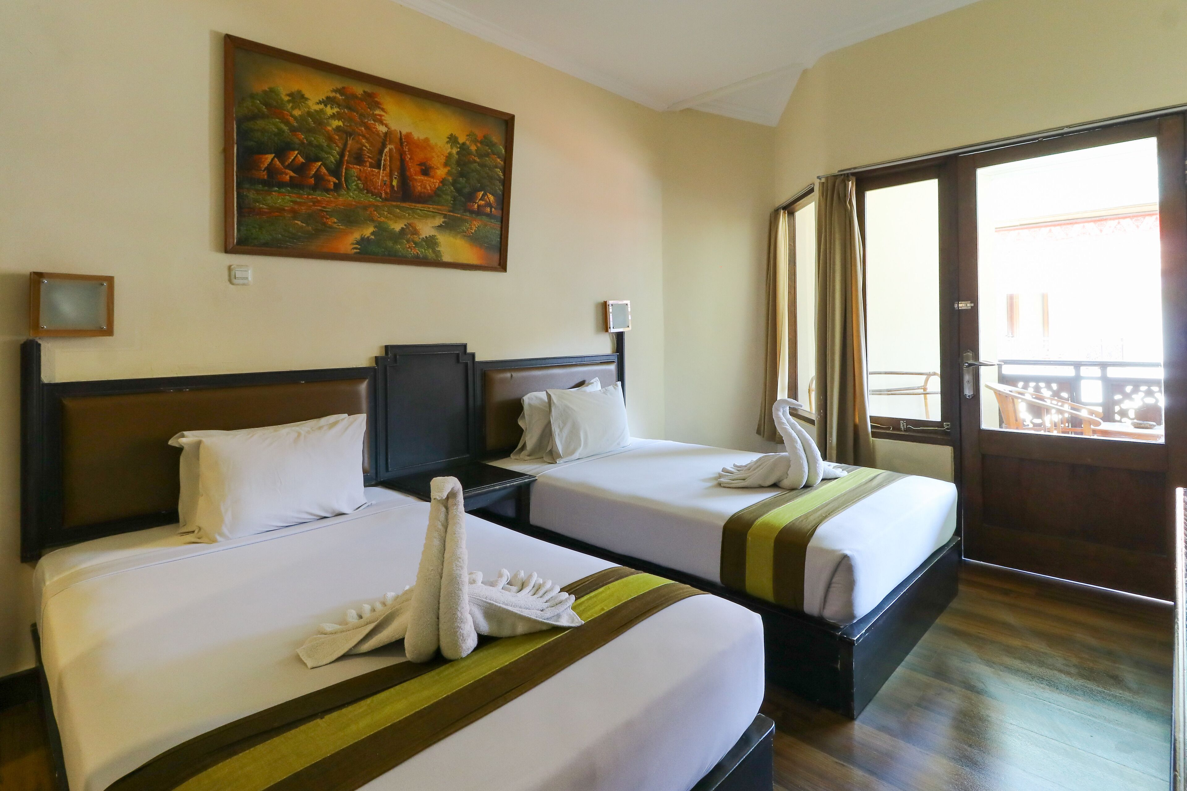 standard room | egyptian cotton sheets, premium bedding, desk, free wifi