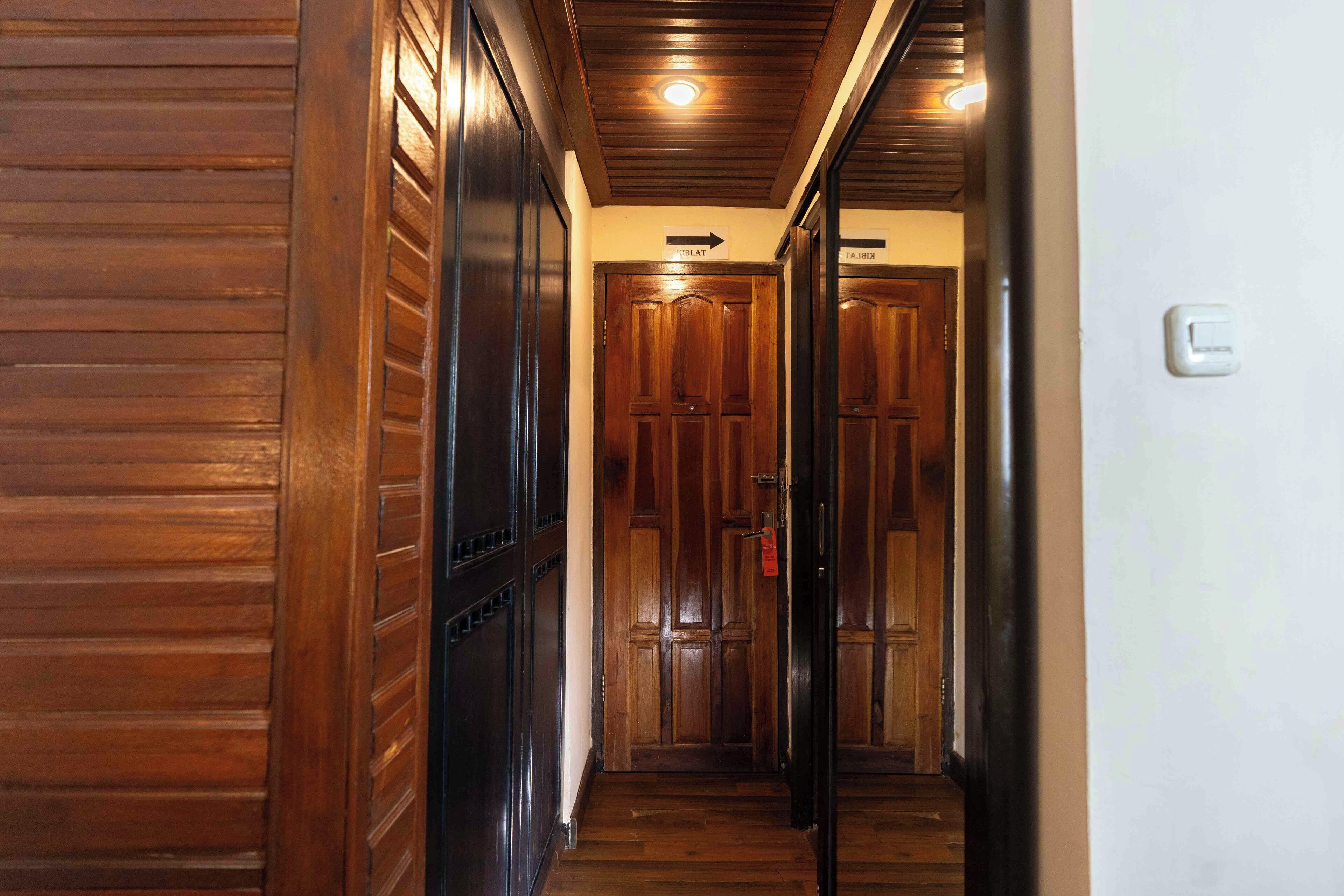 standard room | egyptian cotton sheets, premium bedding, desk, free wifi