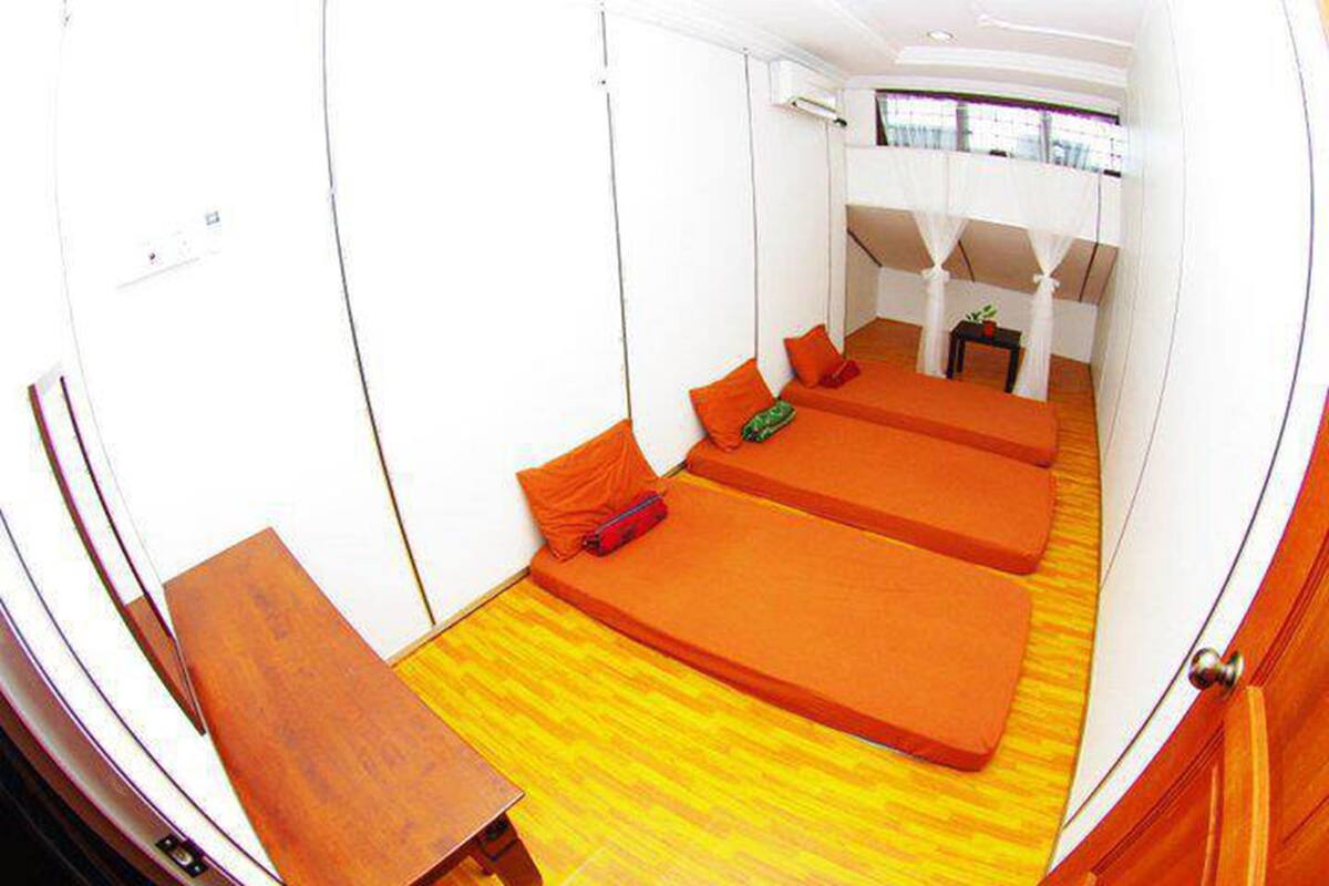 Habitación cuádruple (Aircond with 4 mattress) | Wifi gratis y decoración individual