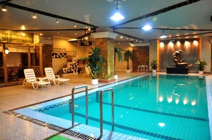 Indoor pool - Dalian Liangyun Hotel (Dalian)