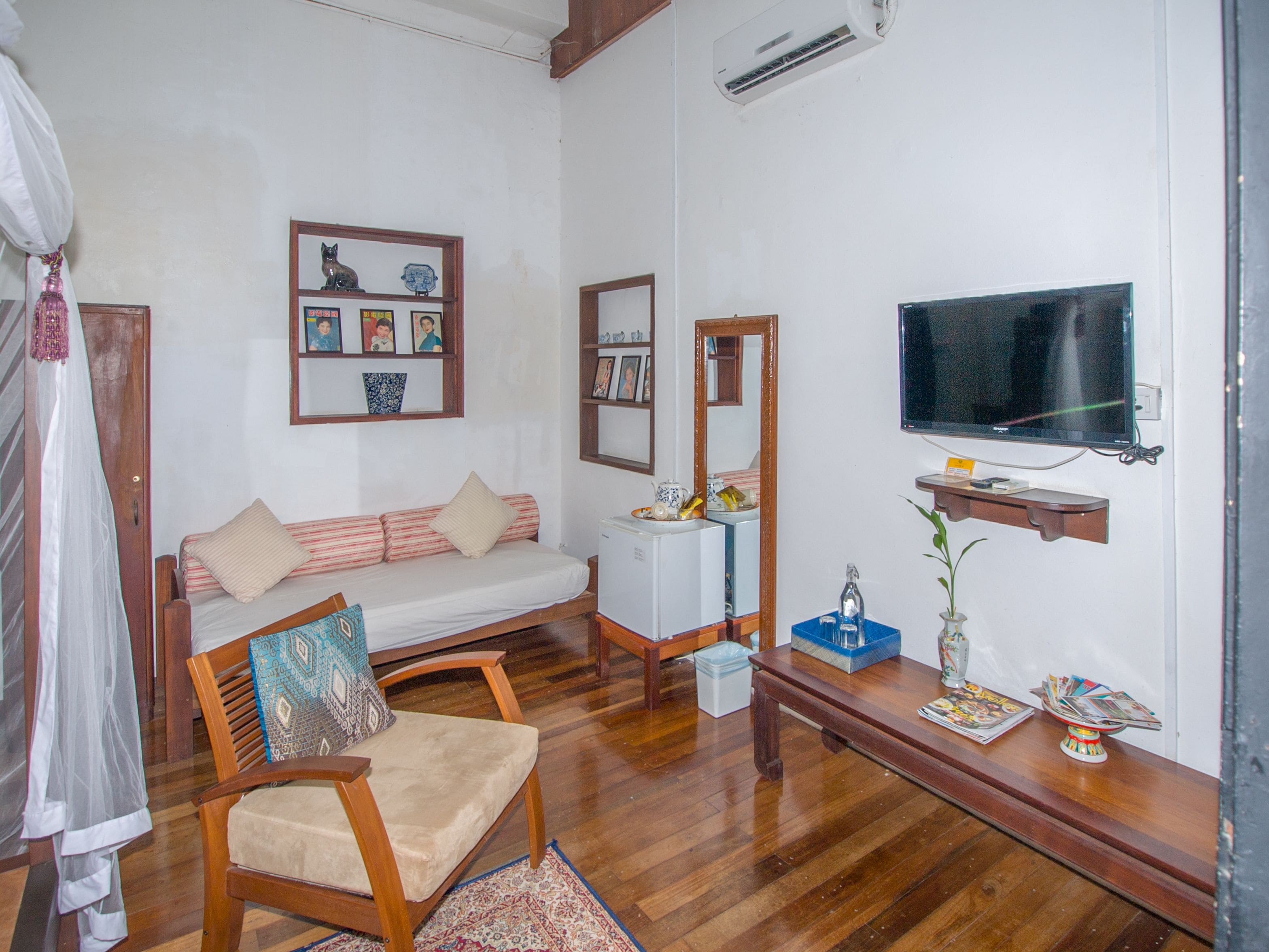 deluxe suite - chiffon | in-room safe, individually decorated, individually furnished