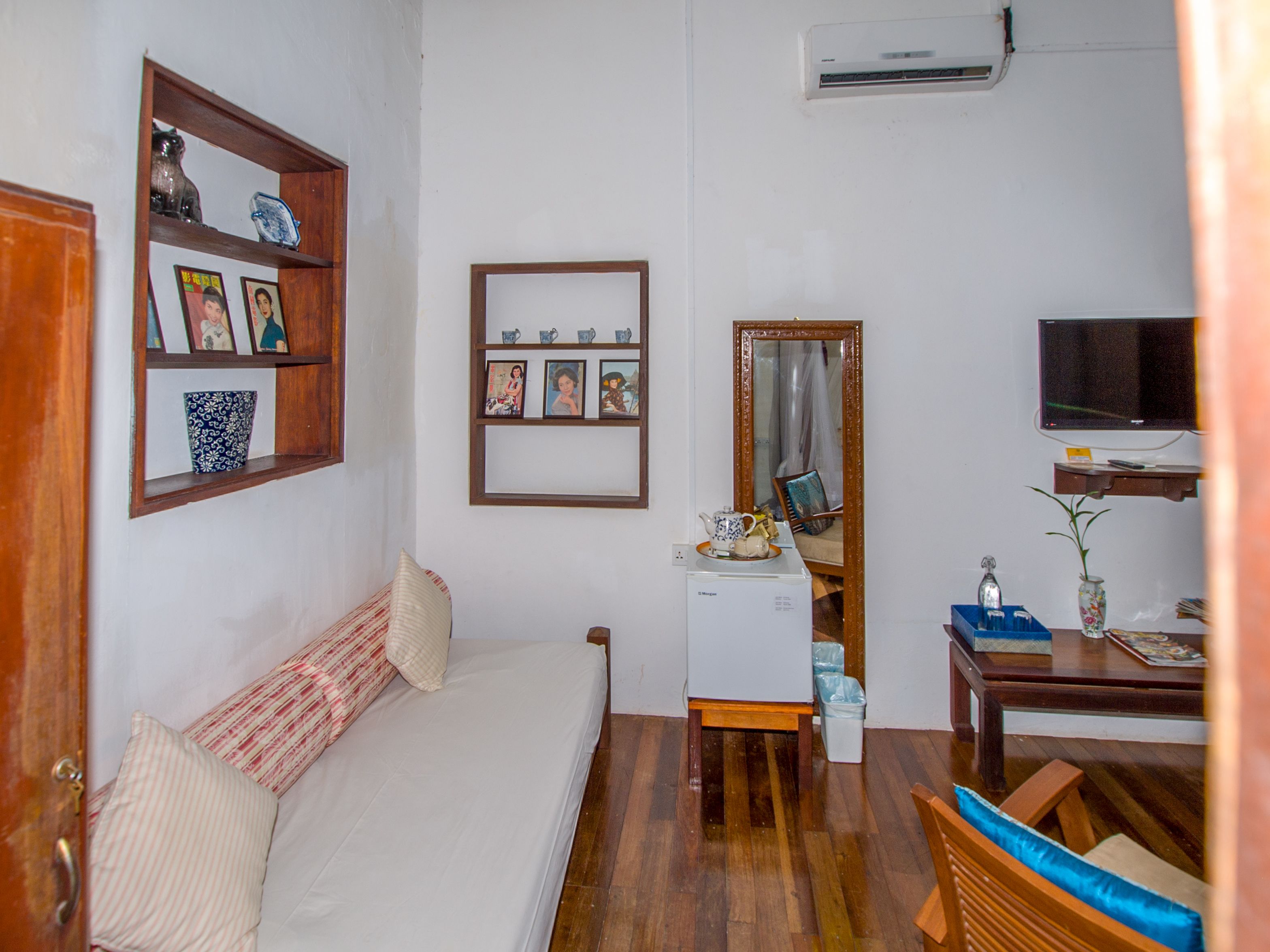 deluxe suite - chiffon | in-room safe, individually decorated, individually furnished