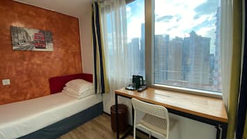 Soundproofing, free WiFi, bed sheets