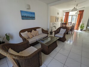 Lobby sitting area - Palmyrah Residencies (Colombo)