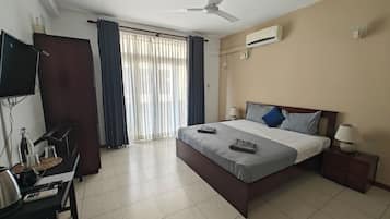 Superior Room, 1 King Bed, Non Smoking | Egyptian cotton sheets, premium bedding, pillowtop beds