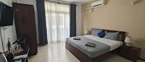 Superior Room, 1 King Bed, Non Smoking | Egyptian cotton sheets, premium bedding, pillowtop beds