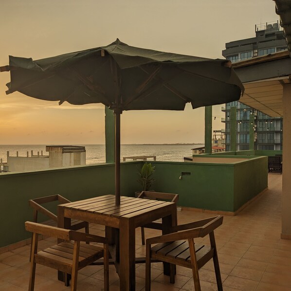 Egyptian cotton sheets, premium bedding, pillowtop beds - Palmyrah Residencies (Colombo)