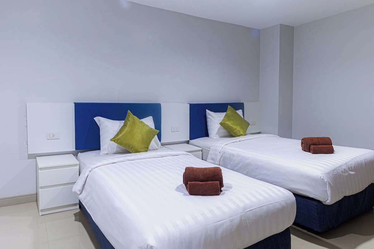 In-room safe, free WiFi, bed sheets