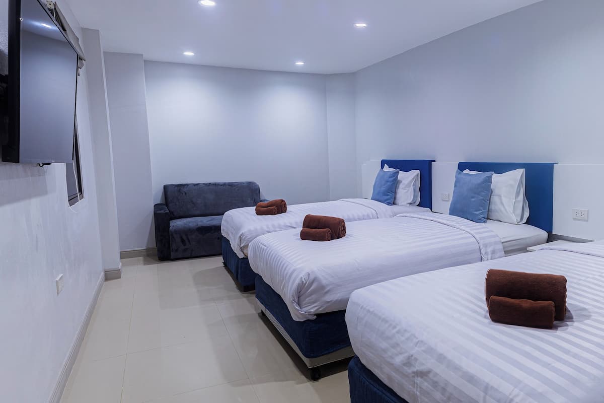 In-room safe, free WiFi, bed sheets