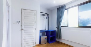 In-room safe, free WiFi, bed sheets