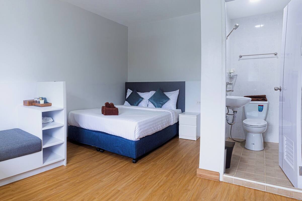 Superior Double Room | WiFi (free), bed sheets