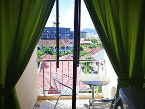 Standard Double (Air Condition) | Bureau, rideaux occultants, Wi-Fi gratuit, draps fournis