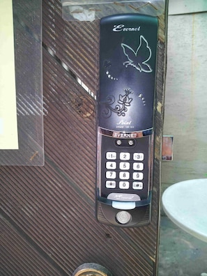 Front of property - TravelersA Seoul Hostel (Seoul)