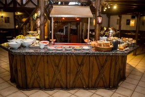 Daily buffet breakfast for a fee