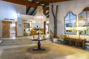 入住/退房自助服務機